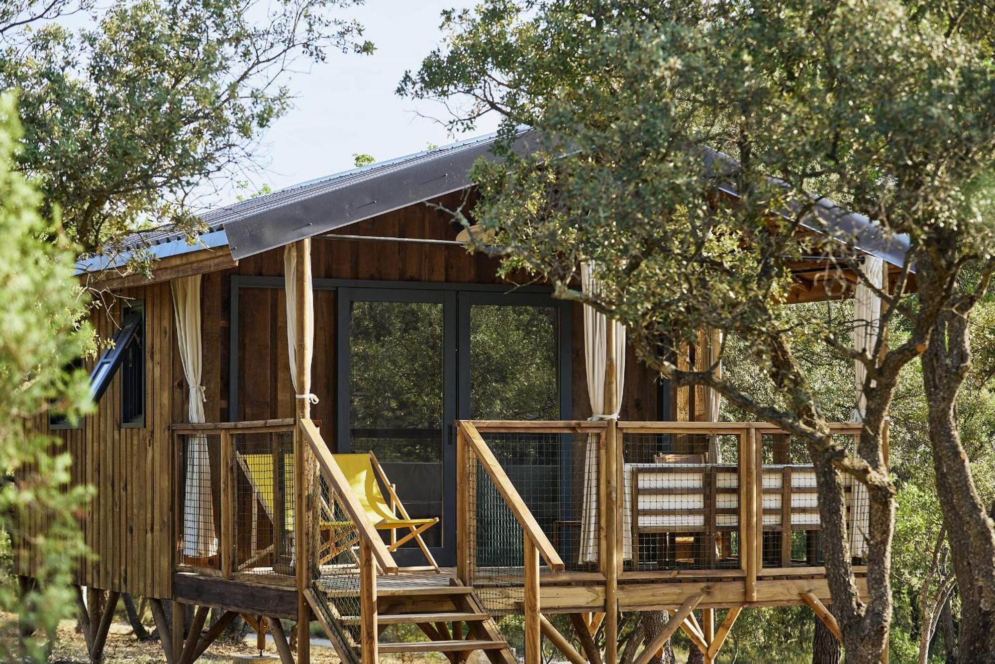Domaine La Ferme Hi Bride Bed & Breakfast Villelaure Exterior photo