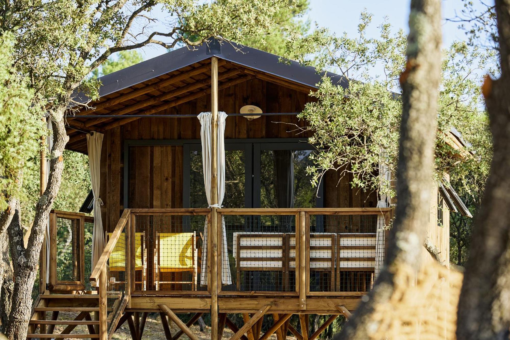 Domaine La Ferme Hi Bride Bed & Breakfast Villelaure Exterior photo