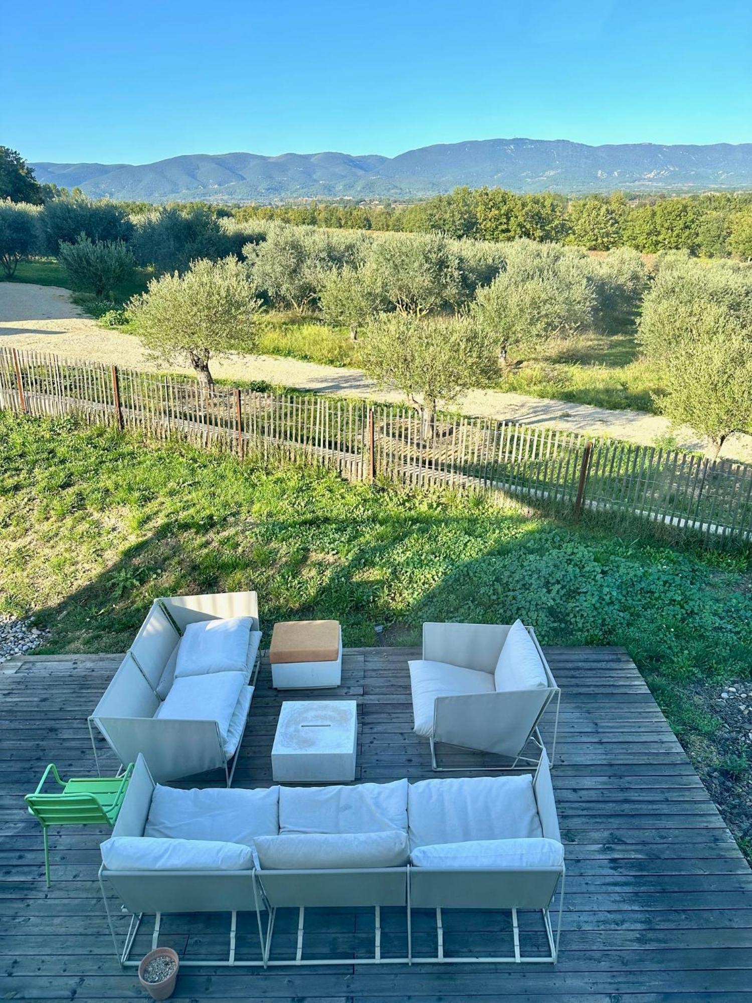 Domaine La Ferme Hi Bride Bed & Breakfast Villelaure Exterior photo
